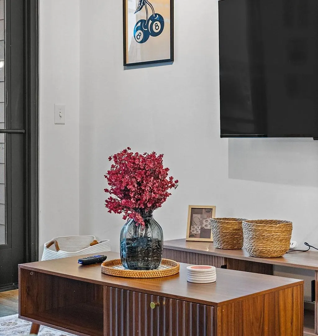 Mid-Century Charm In Midtown Nashville United States